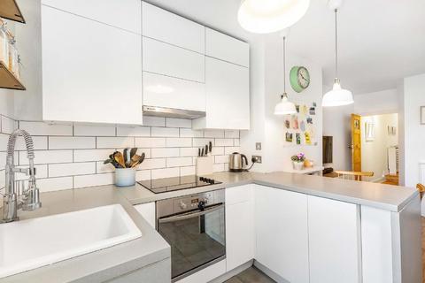 Flat 2, 12 Smeaton Road, London, SW18 5JH