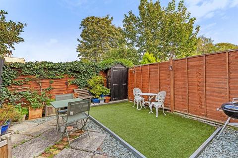 Flat 2, 12 Smeaton Road, London, SW18 5JH