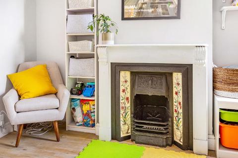 Flat 2, 12 Smeaton Road, London, SW18 5JH