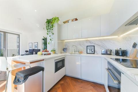 1 bedroom apartment to rent, Ambassador Building, Embassy Gardens, London, SW11