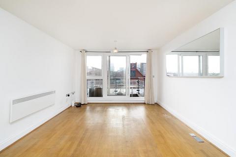 2 bedroom flat to rent, RIVERSIDE WEST, SMUGGLERS WAY, SW18