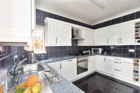 3 bedroom semi-detached house for sale - Gordon Road, South Woodford