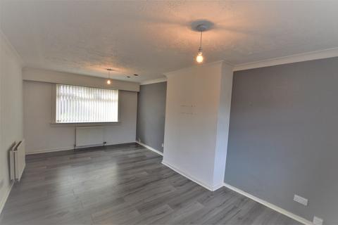 17 Abbots Avenue, Kilwinning, KA13 6BZ