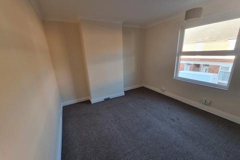 3 bedroom terraced house to rent, Edinburgh Road, Kettering, Northamptonshire. NN16 8NZ