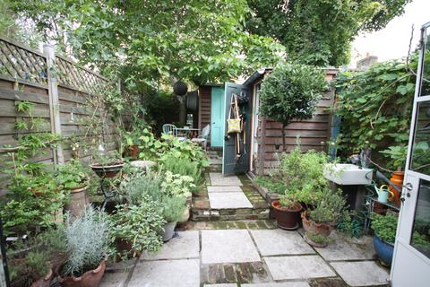 18 Bowater Place, London, SE3 8ST