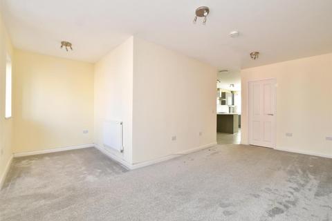 2 bedroom ground floor flat for sale, Cantelupe Road, East Grinstead, West Sussex