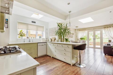 36 Grasmere Road, Lightwater, GU18 5TJ