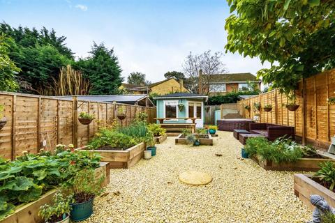 36 Grasmere Road, Lightwater, GU18 5TJ
