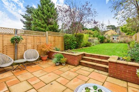 36 Grasmere Road, Lightwater, GU18 5TJ