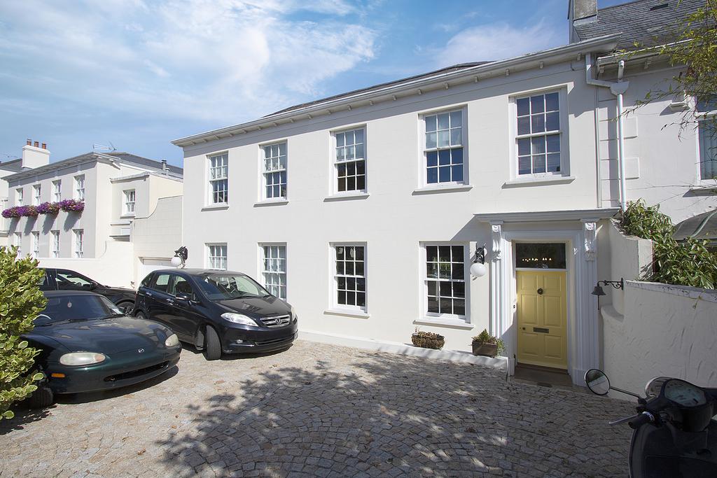 Queens Road, St Peter Port, Guernsey... 3 bed semidetached house £
