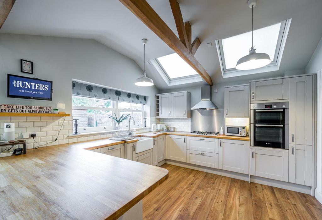 Enville Road, Wall Heath, DY6 0NL 3 bed detached house £389,950