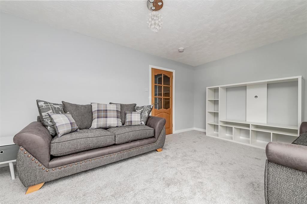 Paris Avenue, Denny 3 bed £72,995