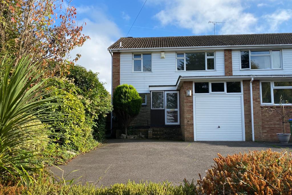 Duncan Road, Park Gate, Southampton 3 bed semidetached house £350,000