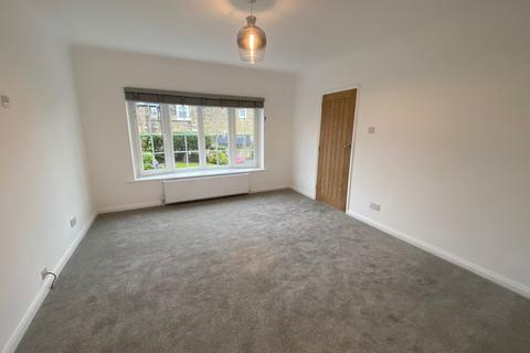 3 bedroom semi-detached house to rent, Withinfields, Halifax HX3