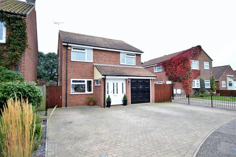 23 Carters Close, Clacton-on-sea, CO16 7AT