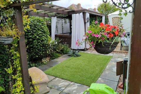 175 Blackhalve Lane, Wolverhampton, WV11 1AH
