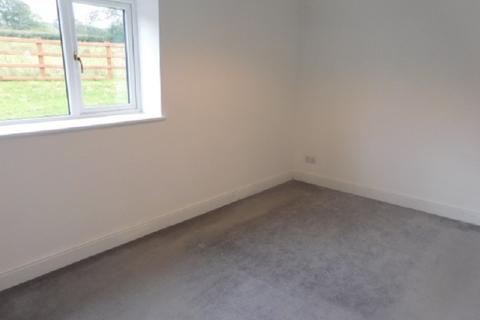 4 Caeglas Close, Ffairfach, Llandeilo, SA19 6UN