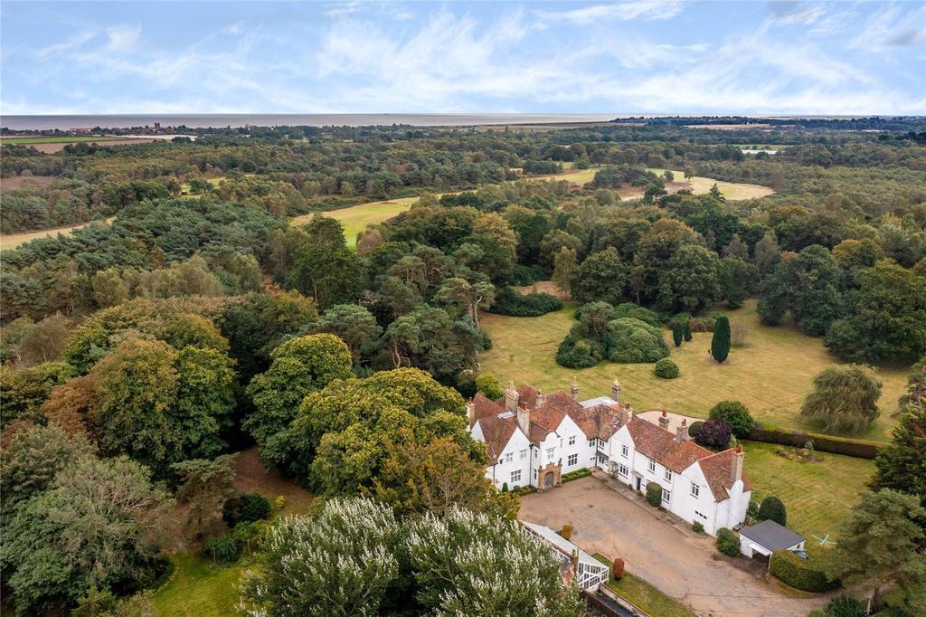 Aldringham, Suffolk, IP16 3 bed house £825,000