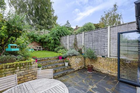 6 Waldeck Grove, London, SE27 0BE