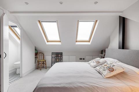 6 Waldeck Grove, London, SE27 0BE
