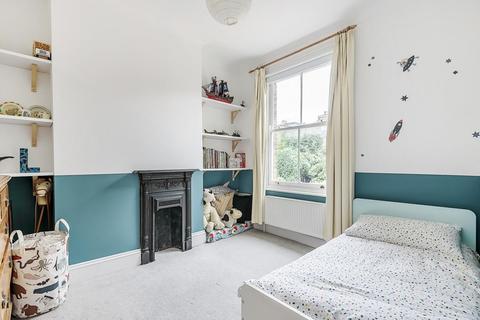 6 Waldeck Grove, London, SE27 0BE