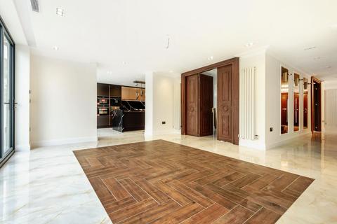 2 Ullswater Crescent, London, SW15 3RQ
