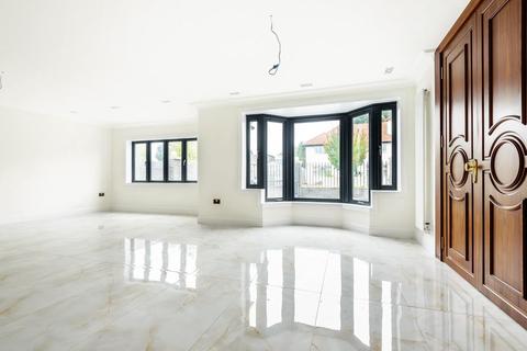 2 Ullswater Crescent, London, SW15 3RQ