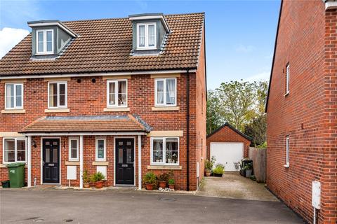 8 John Harper Close, Stroud, GL5 4HT
