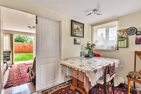 8 John Harper Close, Stroud, GL5 4HT
