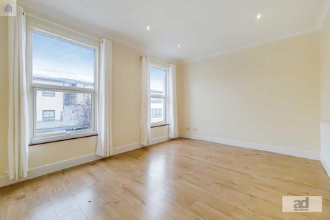 4b Maud Road, London, E10 5QF