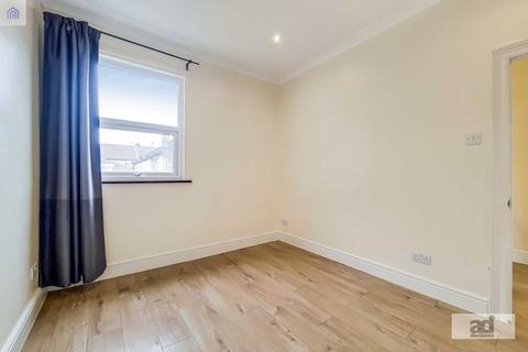 4b Maud Road, London, E10 5QF
