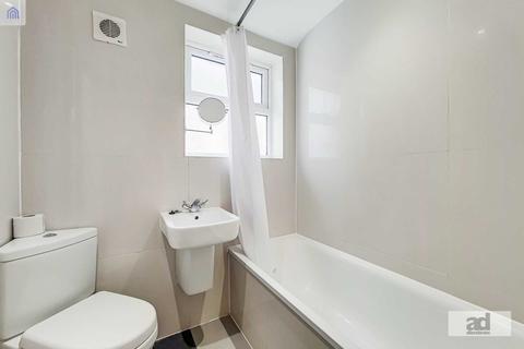 4b Maud Road, London, E10 5QF