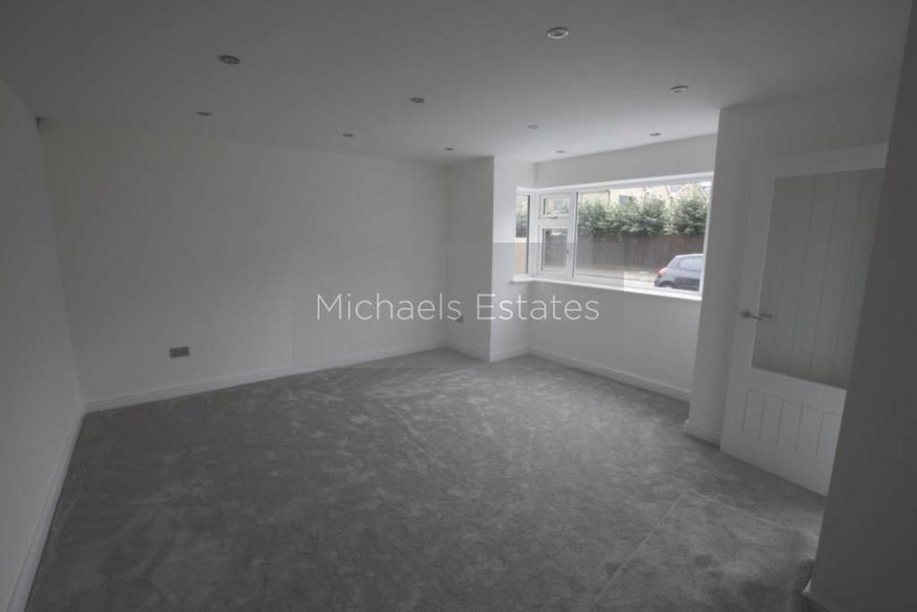 Hillcrest Road, Leicester 2 bed detached house £290,000