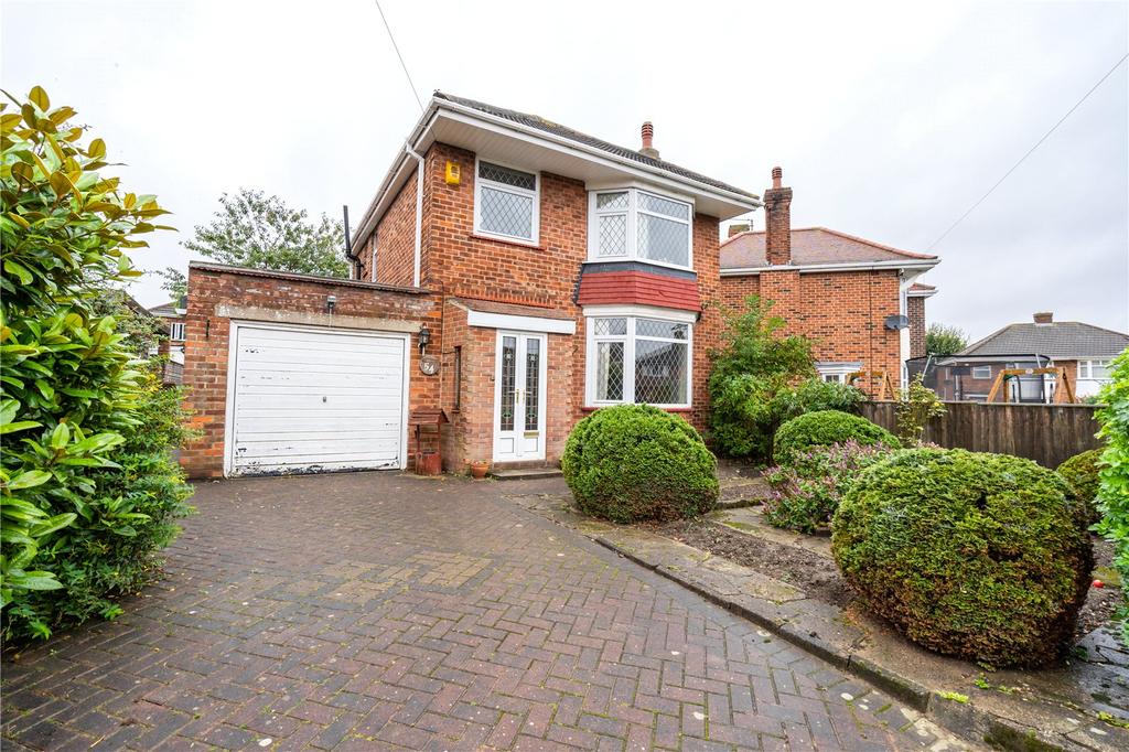 Weelsby Avenue, Grimsby, DN32 3 bed detached house £175,000