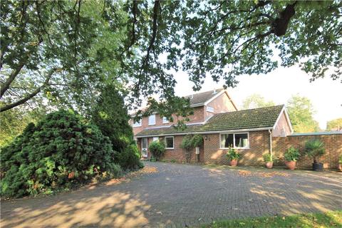 8 Bulkeley Close, Englefield Green, Egham, TW20 0NS