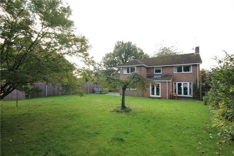 8 Bulkeley Close, Englefield Green, Egham, TW20 0NS
