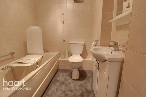 1 bedroom flat for sale - Cryspen Court, Bury St Edmunds