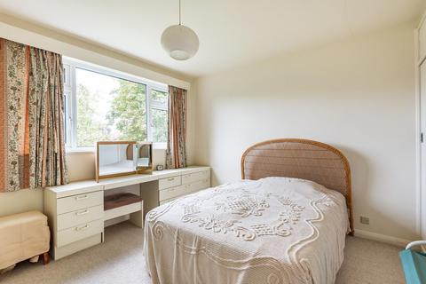 3 Vandyke Close, London, SW15 3JQ