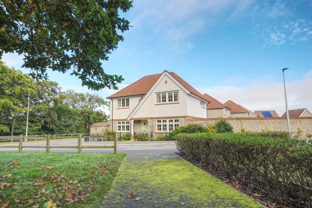Glenwood Drive, Roundswell, Barnstaple EX31 3GD 4 bed detached house