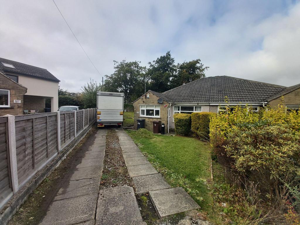 Highfield Crescent, Bradford, BD9 2 bed semidetached bungalow £160,000