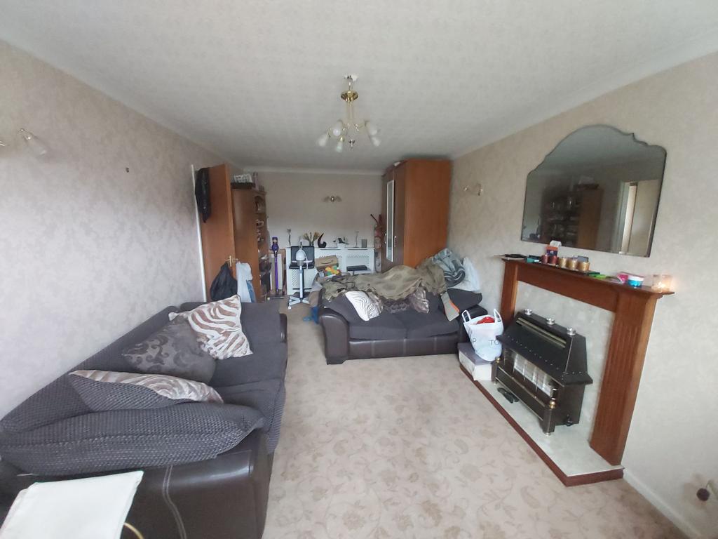 Highfield Crescent, Bradford, BD9 2 bed semidetached bungalow £160,000