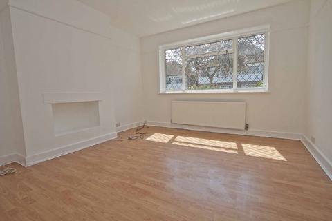 1 bedroom ground floor maisonette to rent, Holwell Place, Pinner HA5