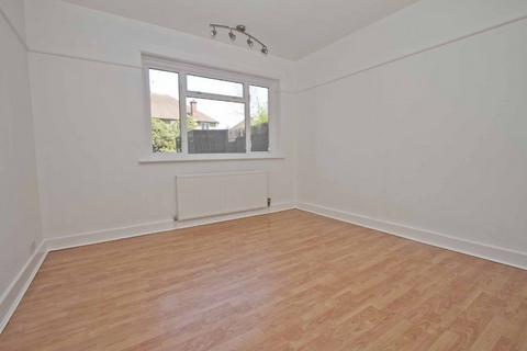 1 bedroom ground floor maisonette to rent, Holwell Place, Pinner HA5