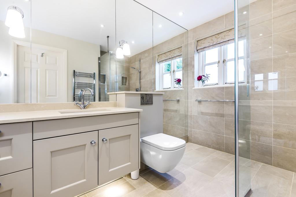 Bedroom 1 En-suite