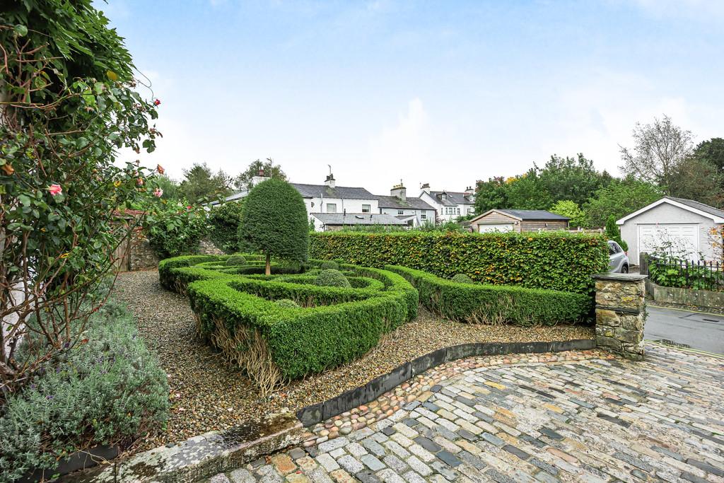 Front 'Knot' garden