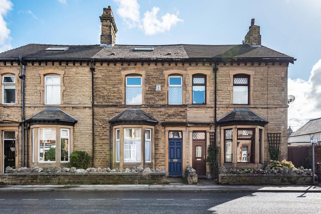 35 Lancaster Road, Carnforth... 4 bed terraced house £145,000