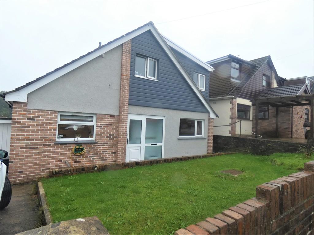 Chantal Avenue, PenyFai 4 bed detached house £1,200 pcm (£277 pw)