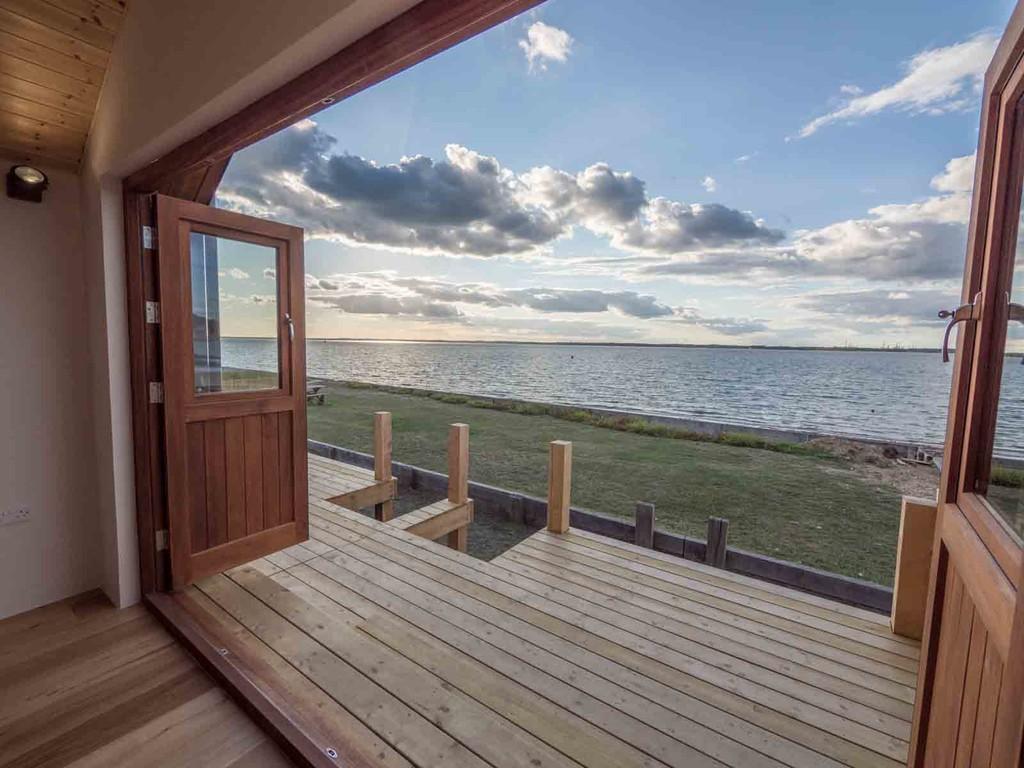 Marsh Road, Gurnard 1 bed house £1,000 pcm (£231 pw)