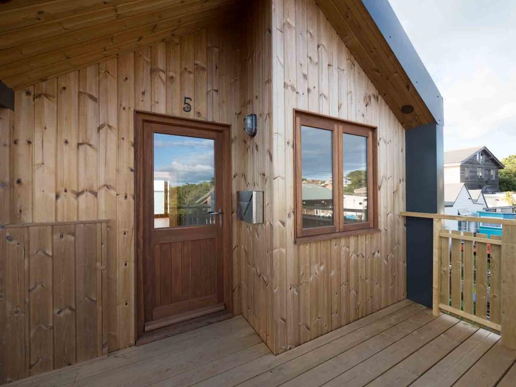 Marsh Road, Gurnard 1 bed house £1,000 pcm (£231 pw)