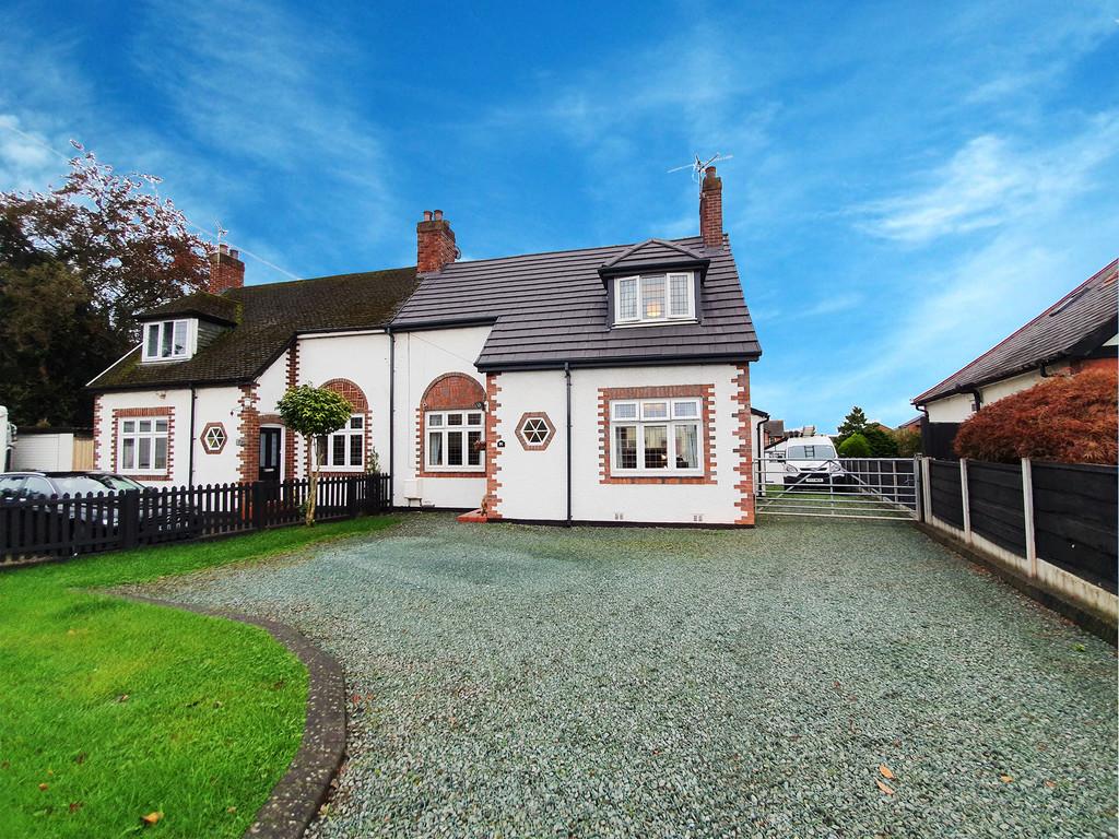 Chester Road, Winsford 3 bed semidetached house £350,000